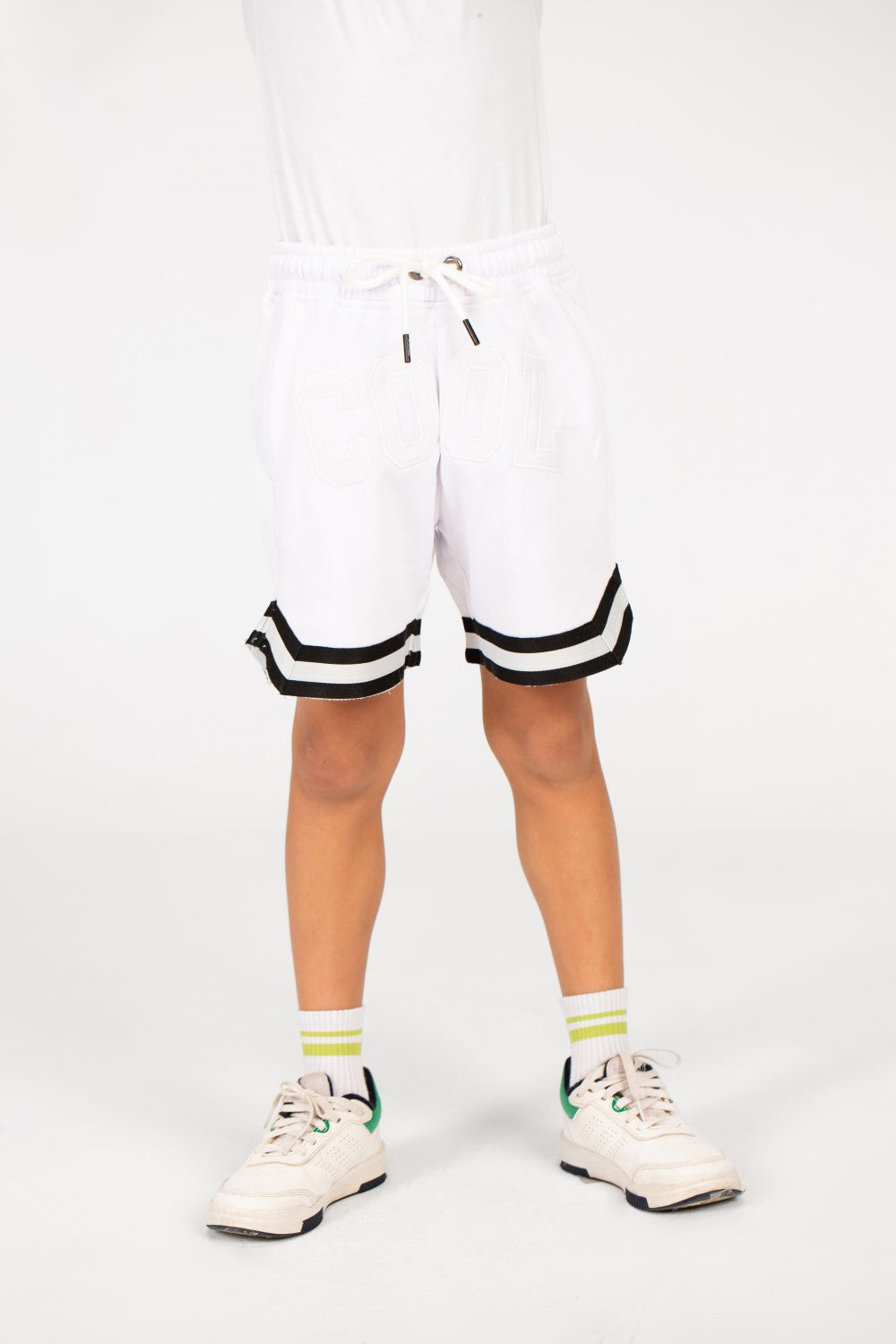 شورت ميلتون بطبعة رائعة ومخطّطين للأولاد