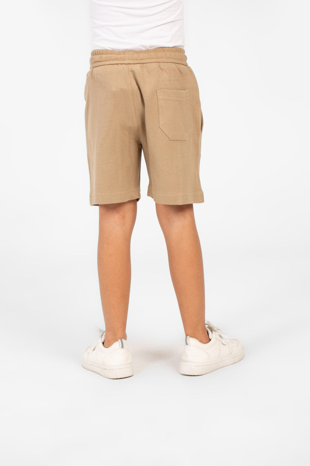 شورت ميلتون للأولاد بحزام خصر مطاطي وجيوب جانبية بتصميم عصري