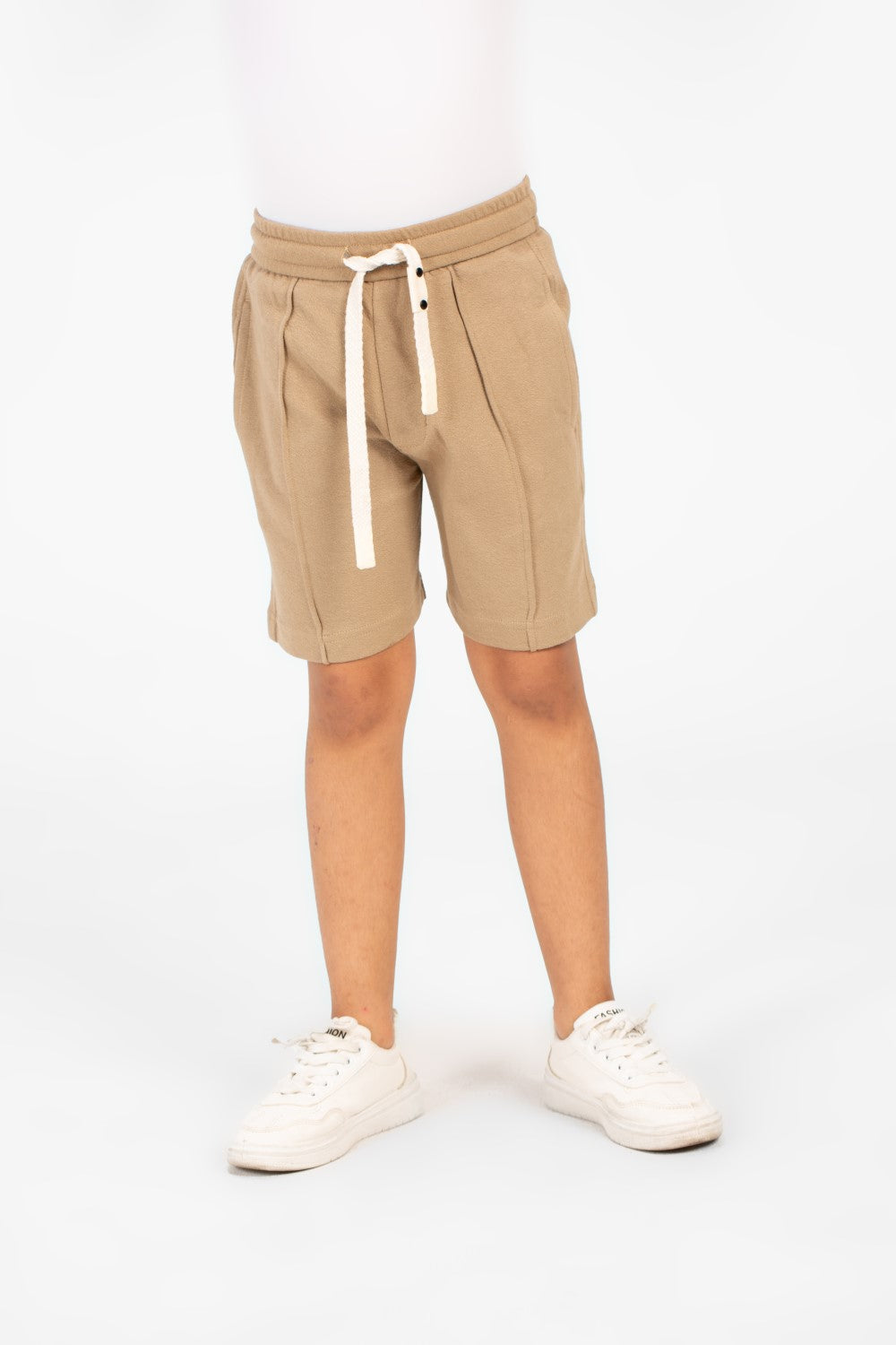 شورت ميلتون للأولاد بحزام خصر مطاطي وجيوب جانبية بتصميم عصري