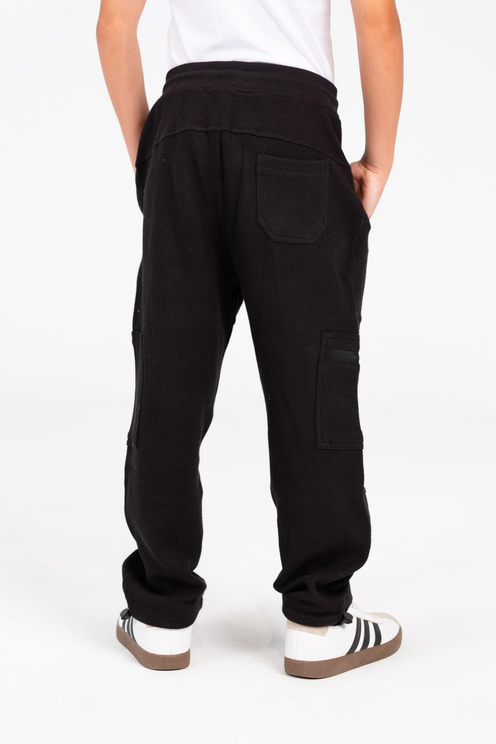 Boy's Sweatpants With Drawstring In The Middle And Side Pockets