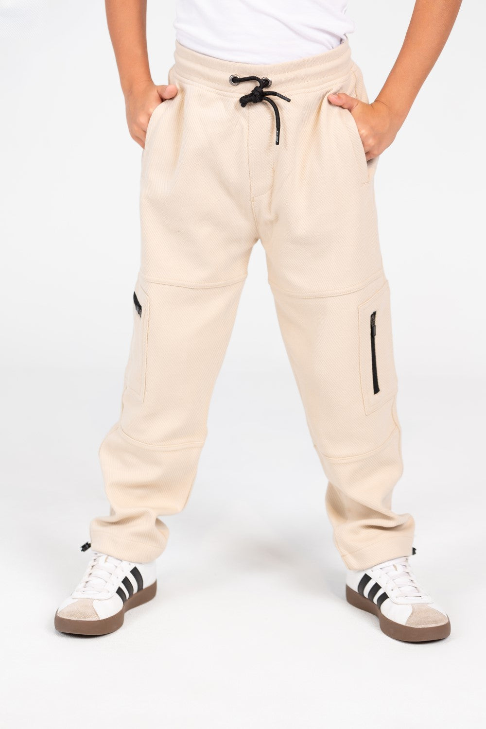 Boy's Sweatpants With Drawstring In The Middle And Side Pockets