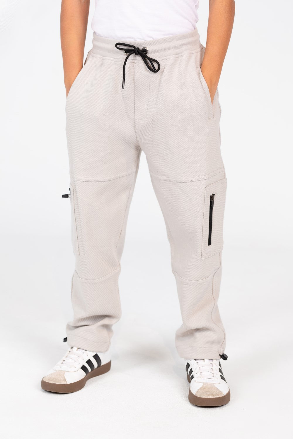 Boy's Sweatpants With Drawstring In The Middle And Side Pockets