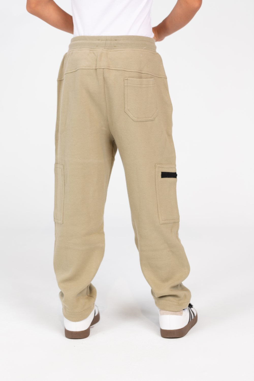 Boy's Sweatpants With Drawstring In The Middle And Side Pockets