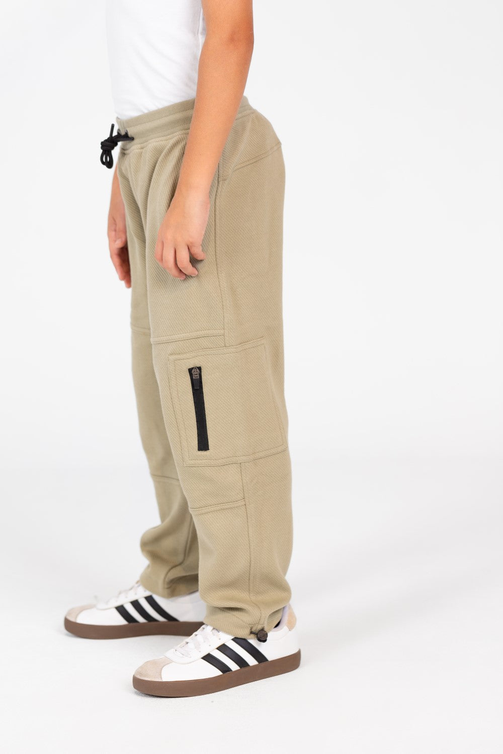 Boy's Sweatpants With Drawstring In The Middle And Side Pockets