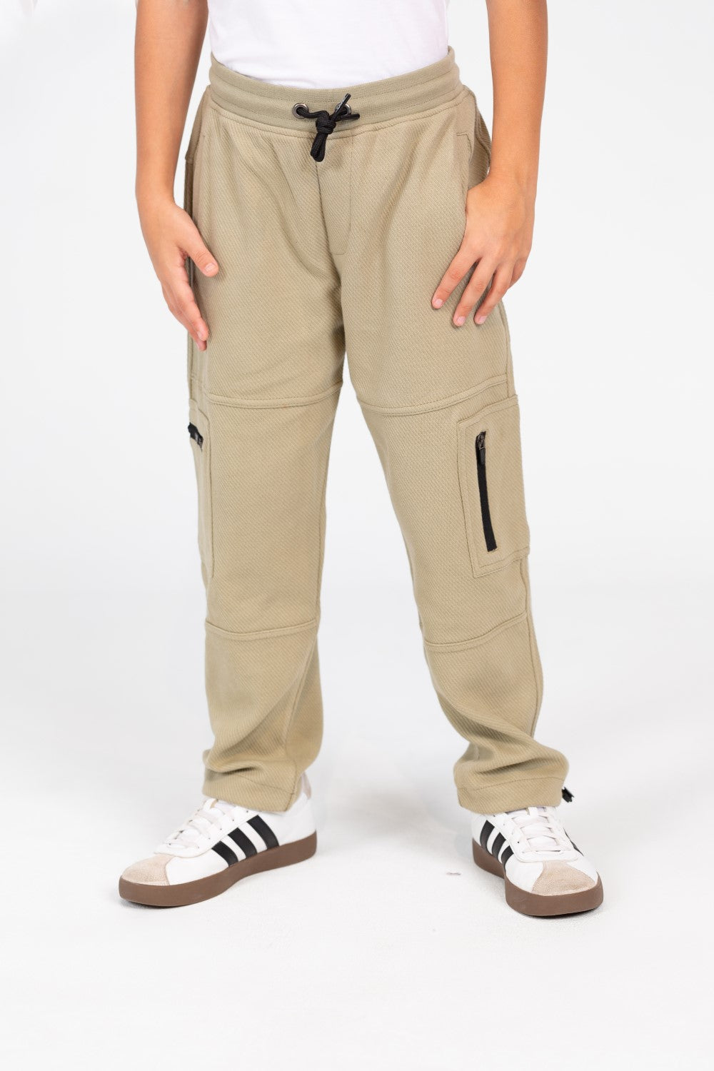 Boy's Sweatpants With Drawstring In The Middle And Side Pockets