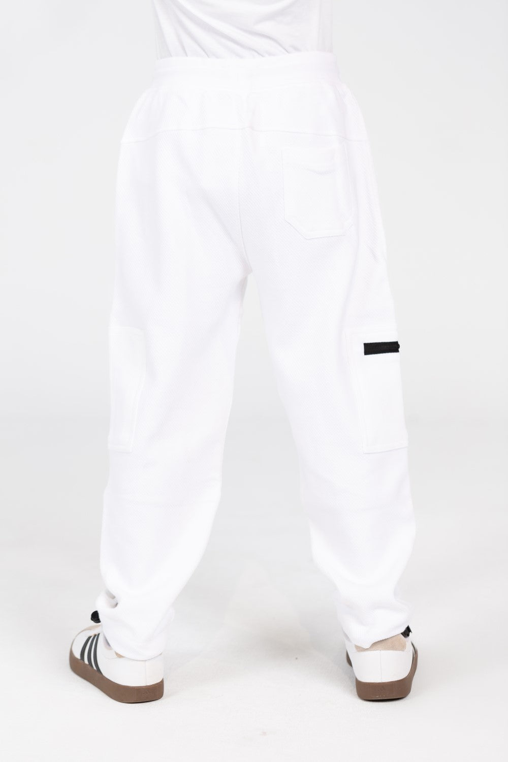 Boy's Sweatpants With Drawstring In The Middle And Side Pockets