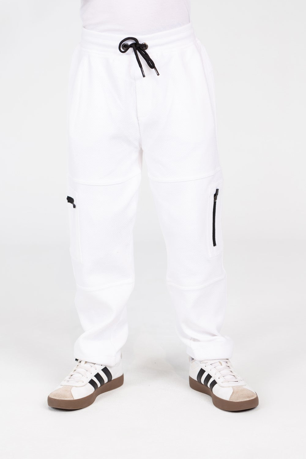 Boy's Sweatpants With Drawstring In The Middle And Side Pockets