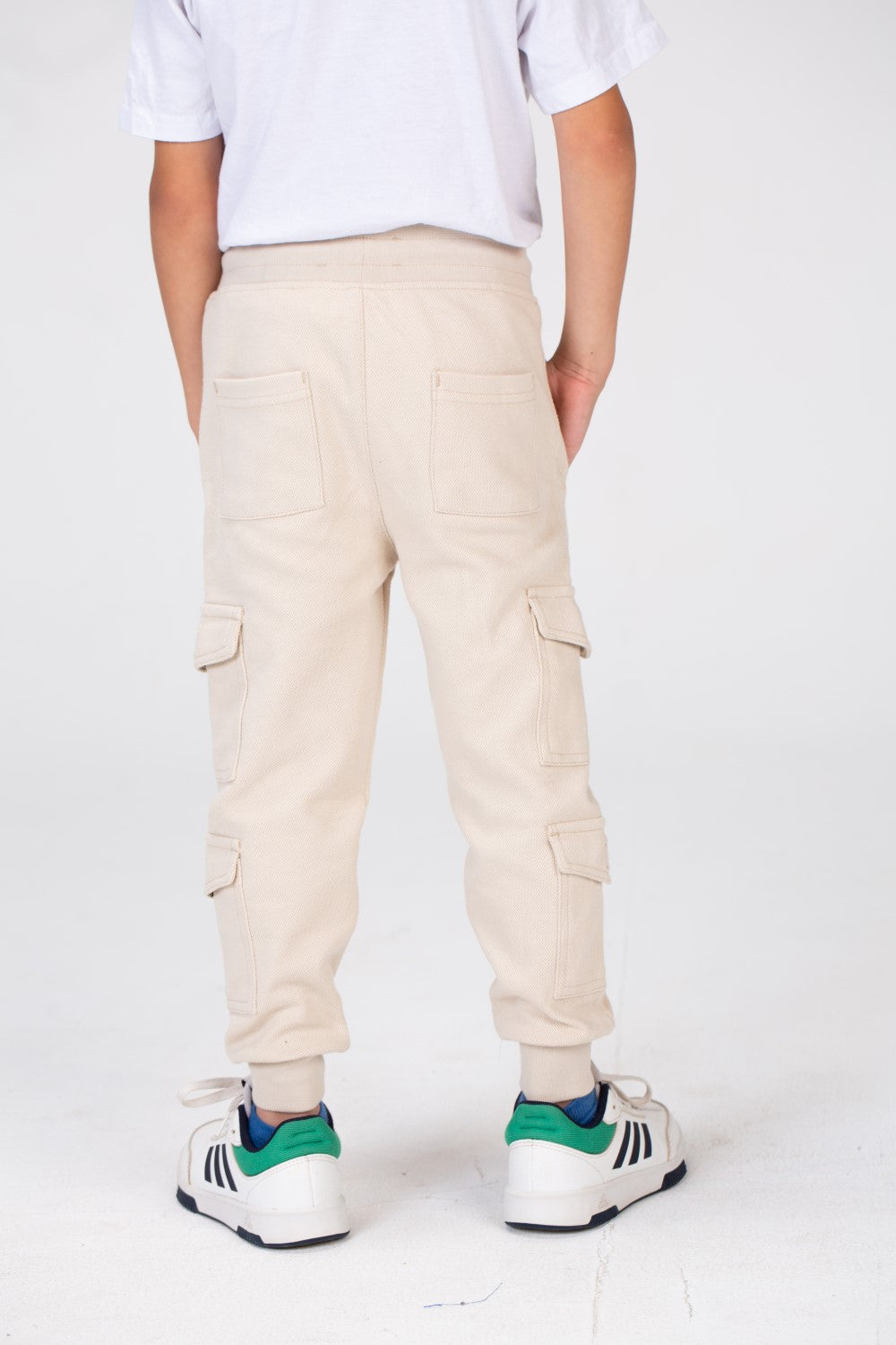 Boys Sweatpants With Elastic Waistband And Side And Back Pockets