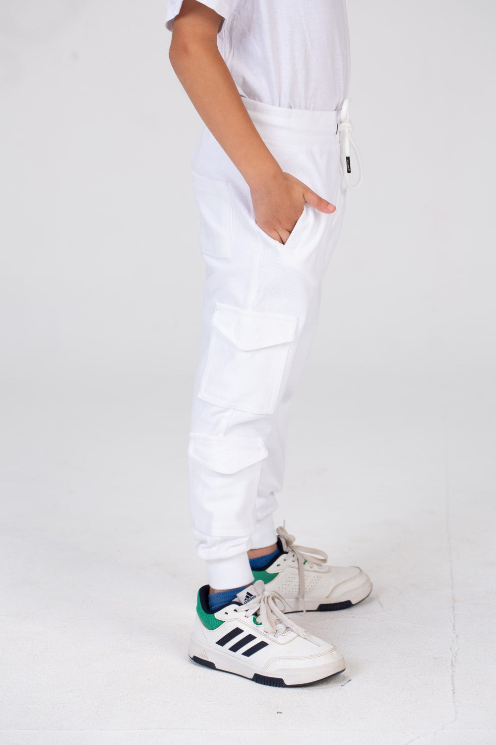 Boys Sweatpants With Elastic Waistband And Side And Back Pockets