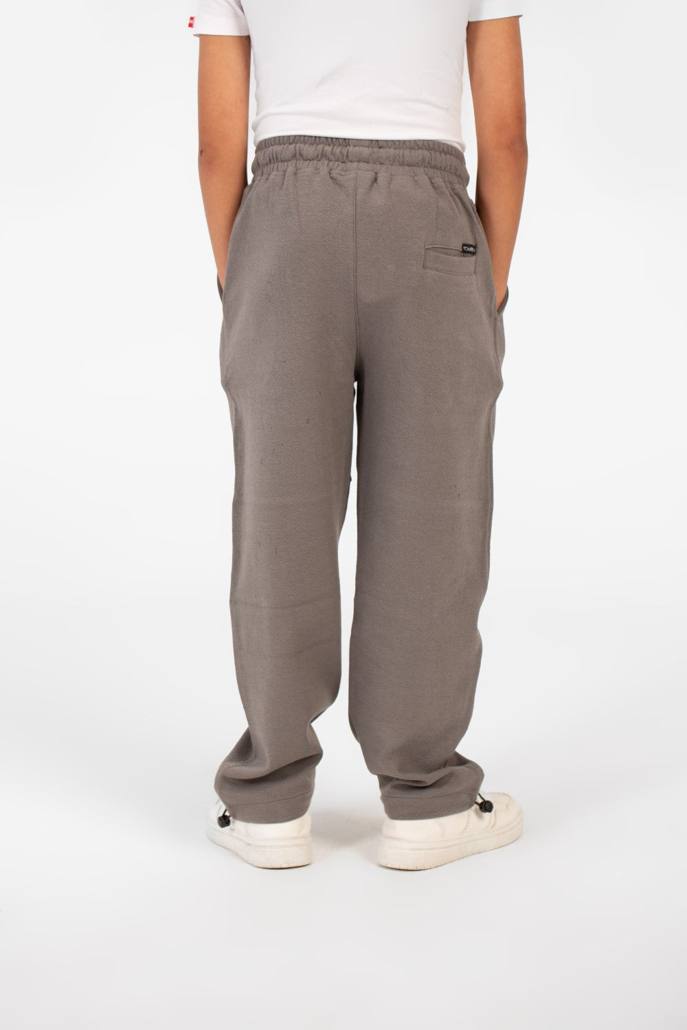 Boys' Oversized Sweatpants With Elastic Waistband And Pockets In A Modern Design