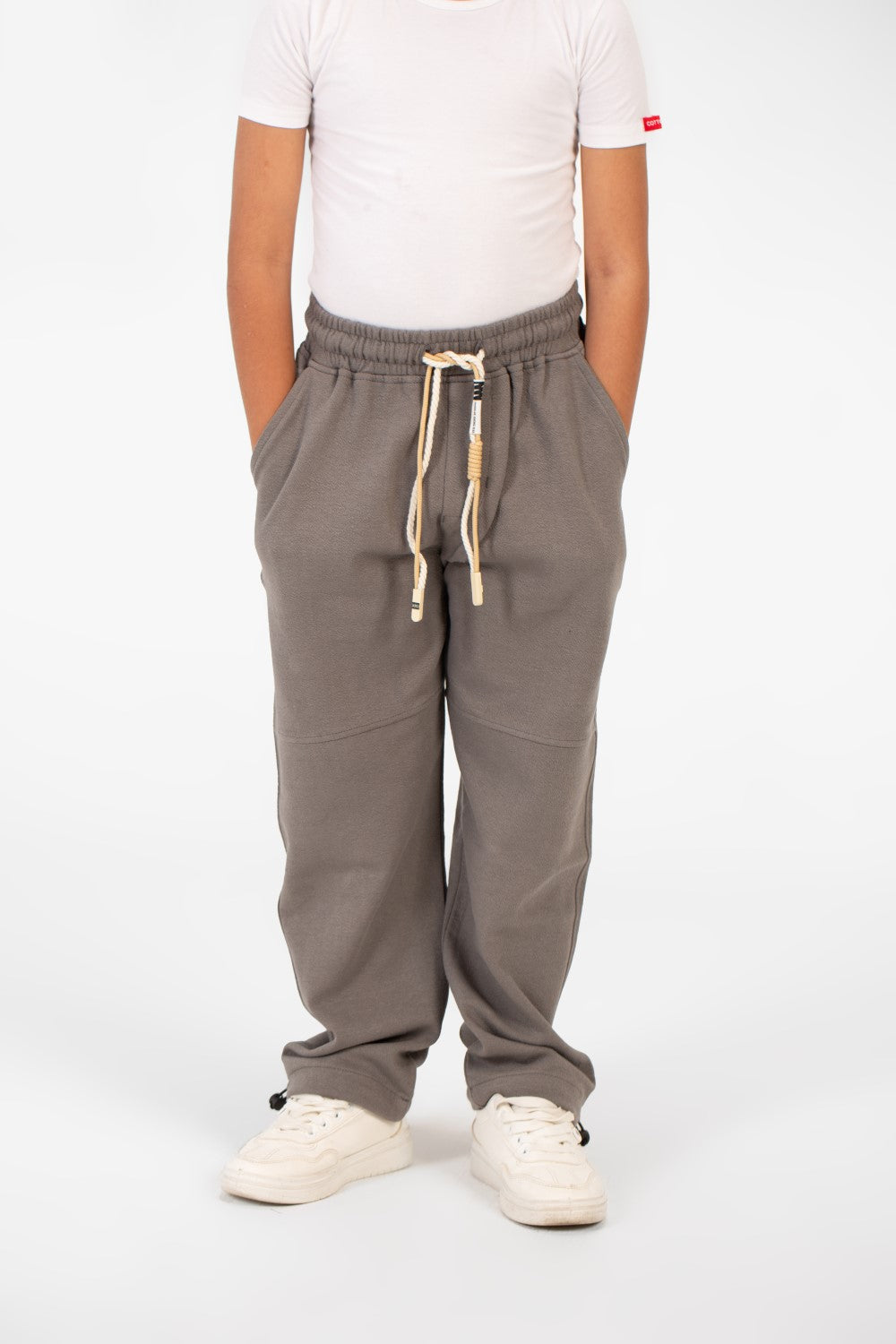 Boys' Oversized Sweatpants With Elastic Waistband And Pockets In A Modern Design