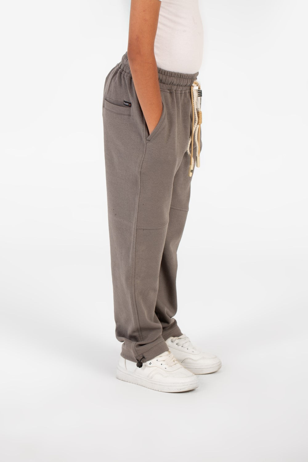 Boys' Oversized Sweatpants With Elastic Waistband And Pockets In A Modern Design
