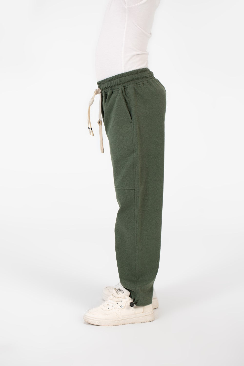 Boys' Oversized Sweatpants With Elastic Waistband And Pockets In A Modern Design