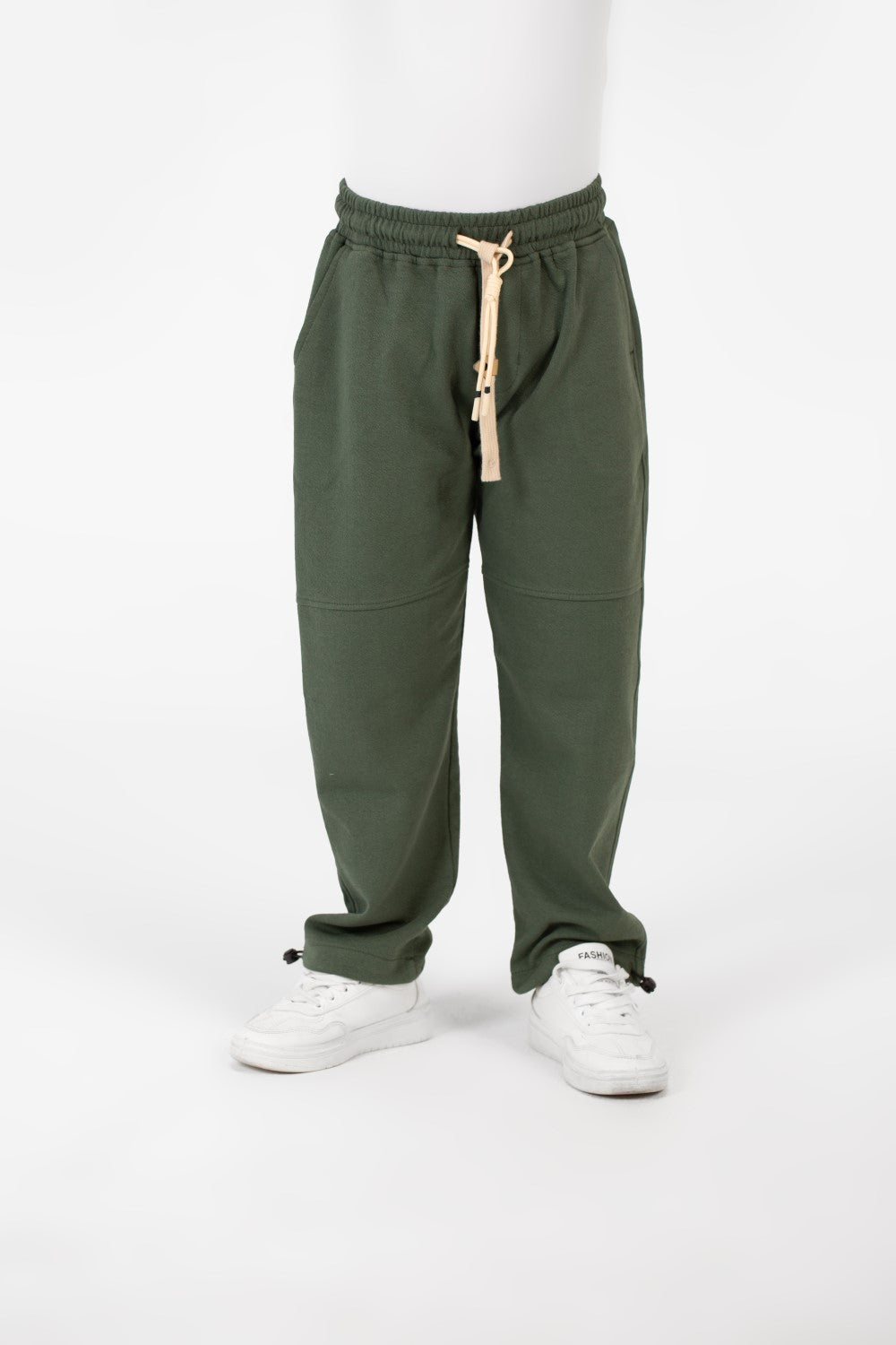 Boys' Oversized Sweatpants With Elastic Waistband And Pockets In A Modern Design