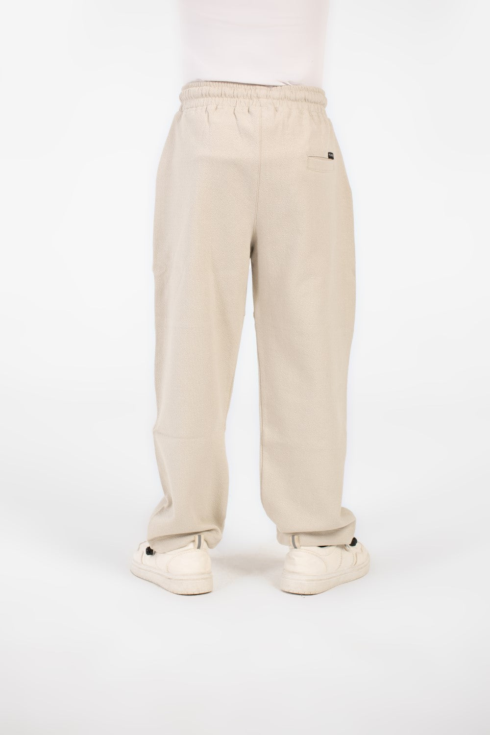 Boys' Oversized Sweatpants With Elastic Waistband And Pockets In A Modern Design