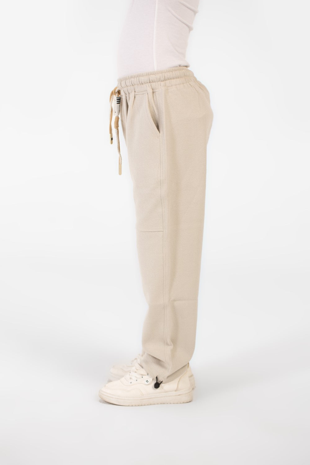 Boys' Oversized Sweatpants With Elastic Waistband And Pockets In A Modern Design