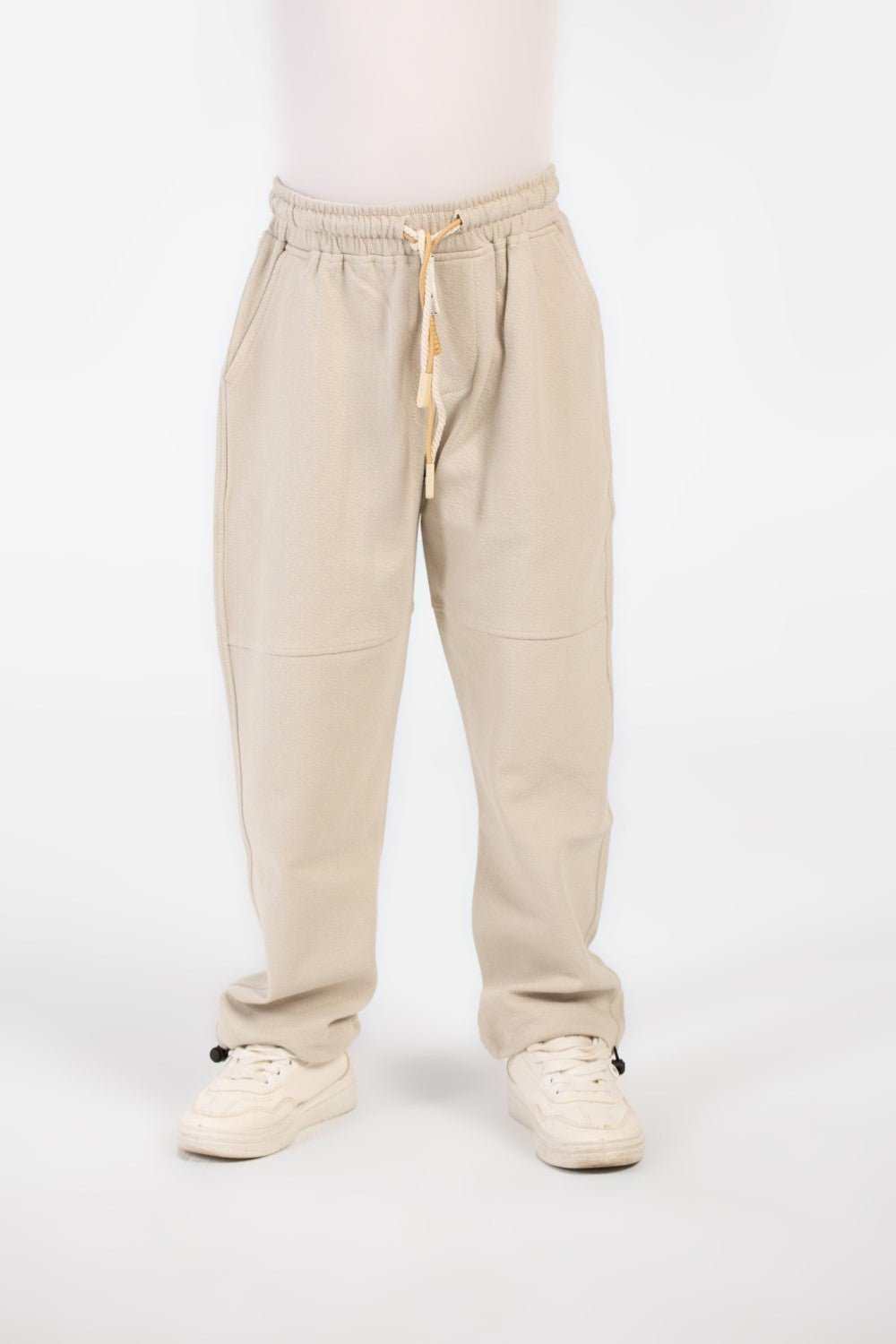 Boys' Oversized Sweatpants With Elastic Waistband And Pockets In A Modern Design