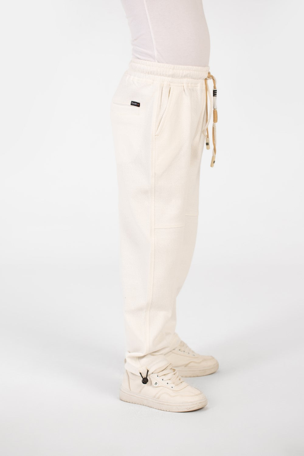 Boys' Oversized Sweatpants With Elastic Waistband And Pockets In A Modern Design