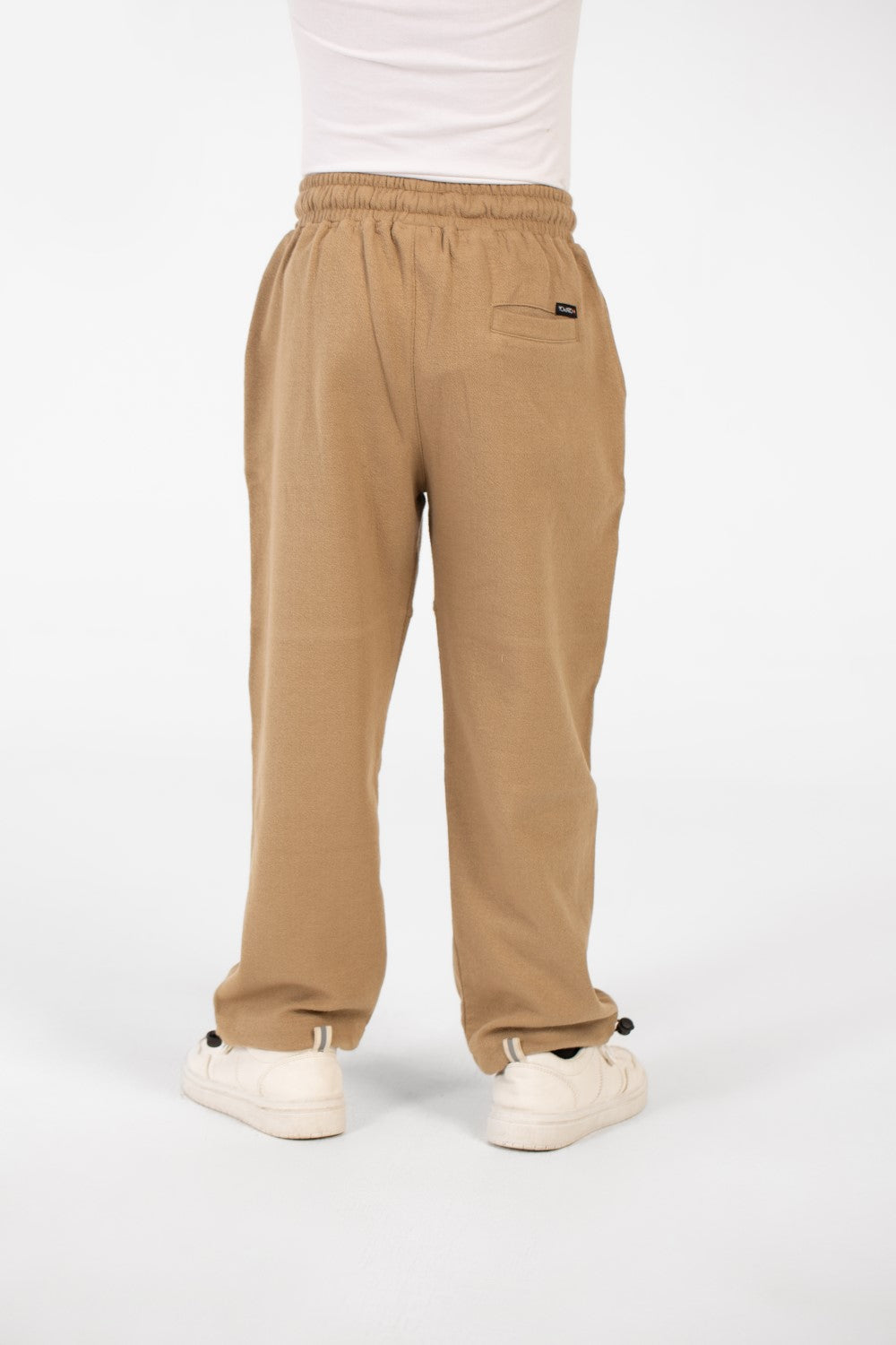 Boys' Oversized Sweatpants With Elastic Waistband And Pockets In A Modern Design