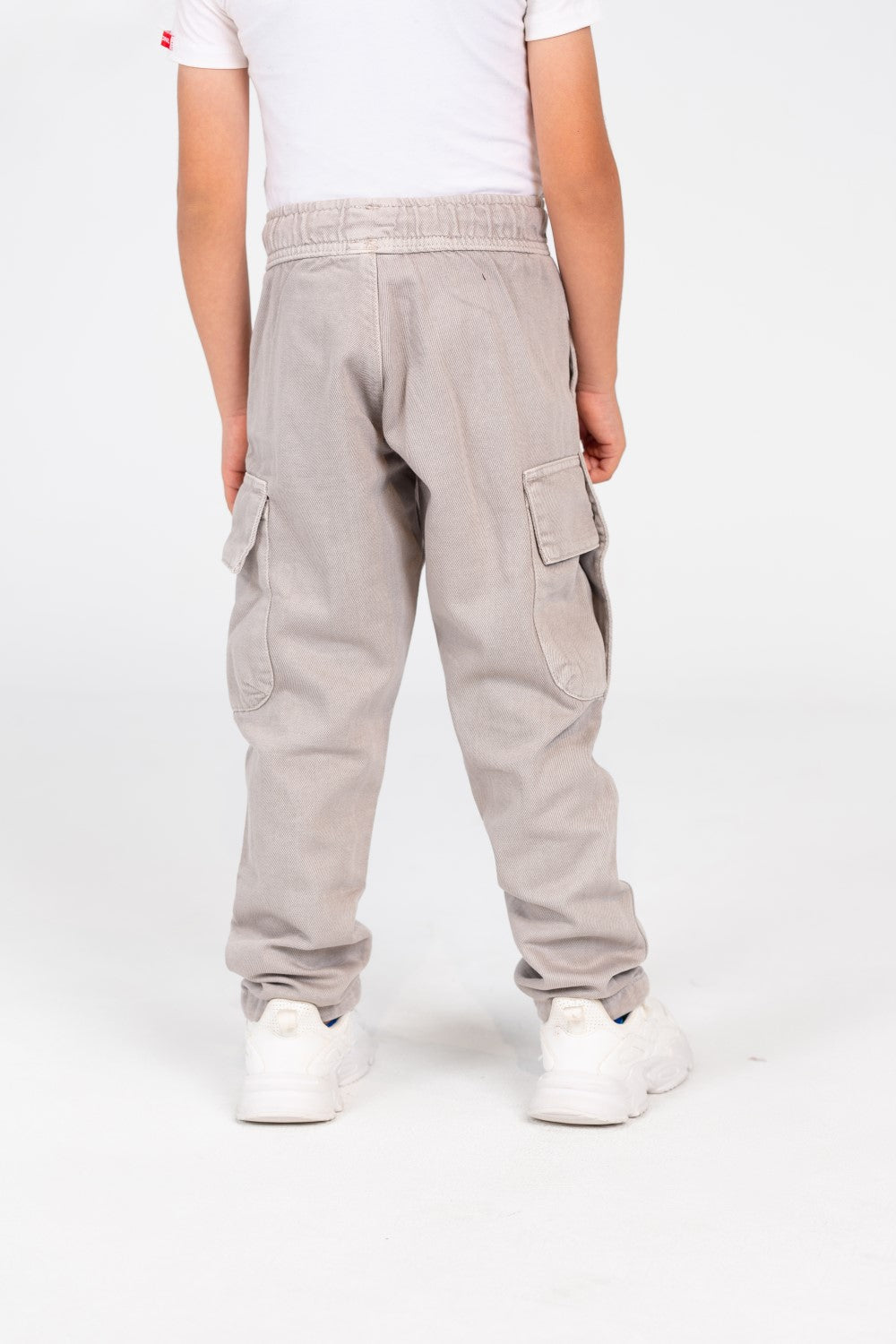 بنطلون جبردين فضفاض للأولاد بقصّة عصرية فريدة