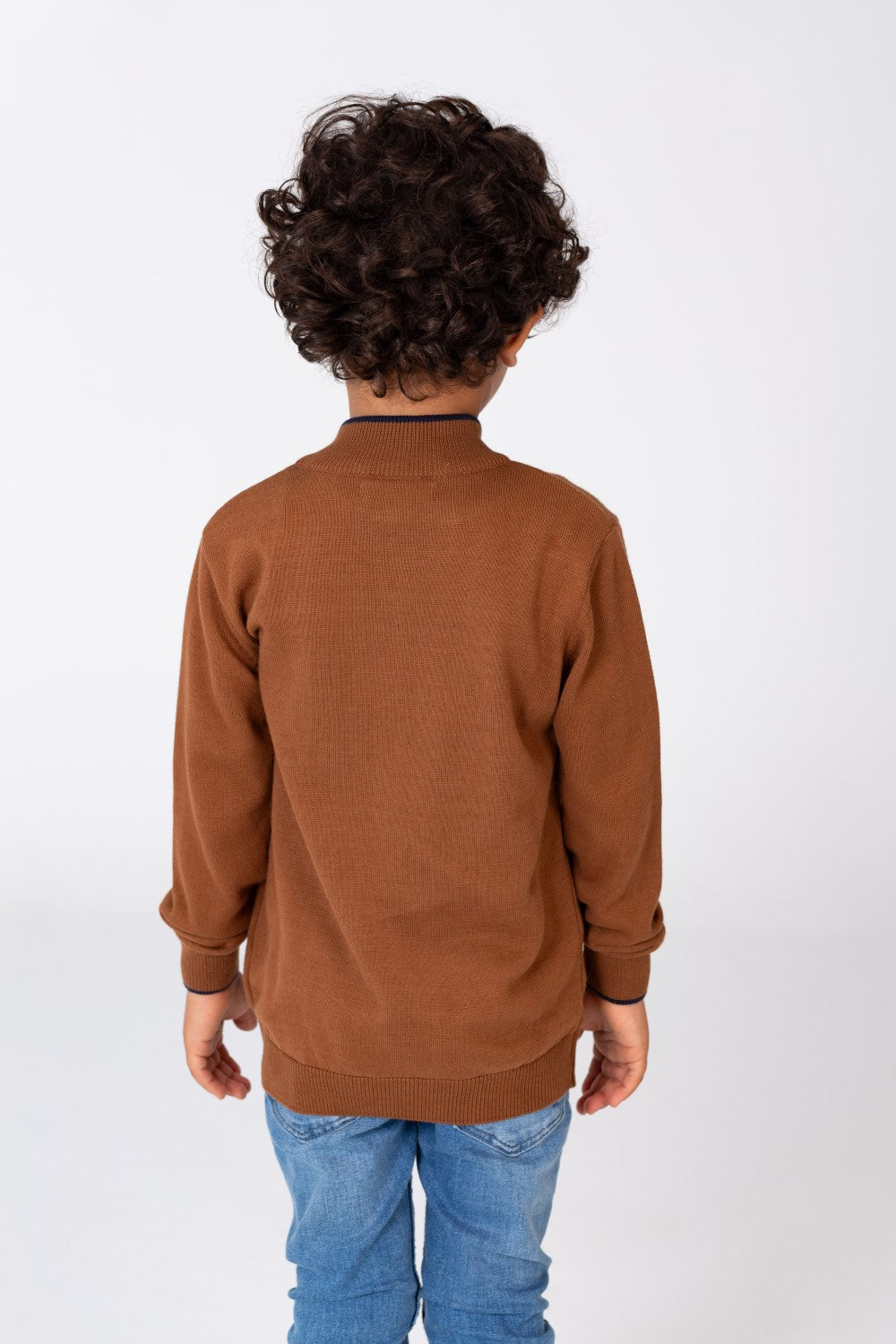 سترة صوفية بأكمام طويلة وياقة دائرية للأولاد