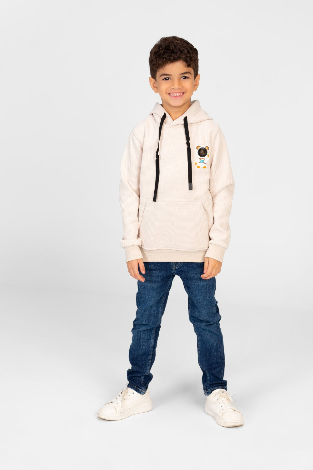 سويت شيرت بغطاء رأس للأولاد مع طباعة أمامية وجيب كنغر