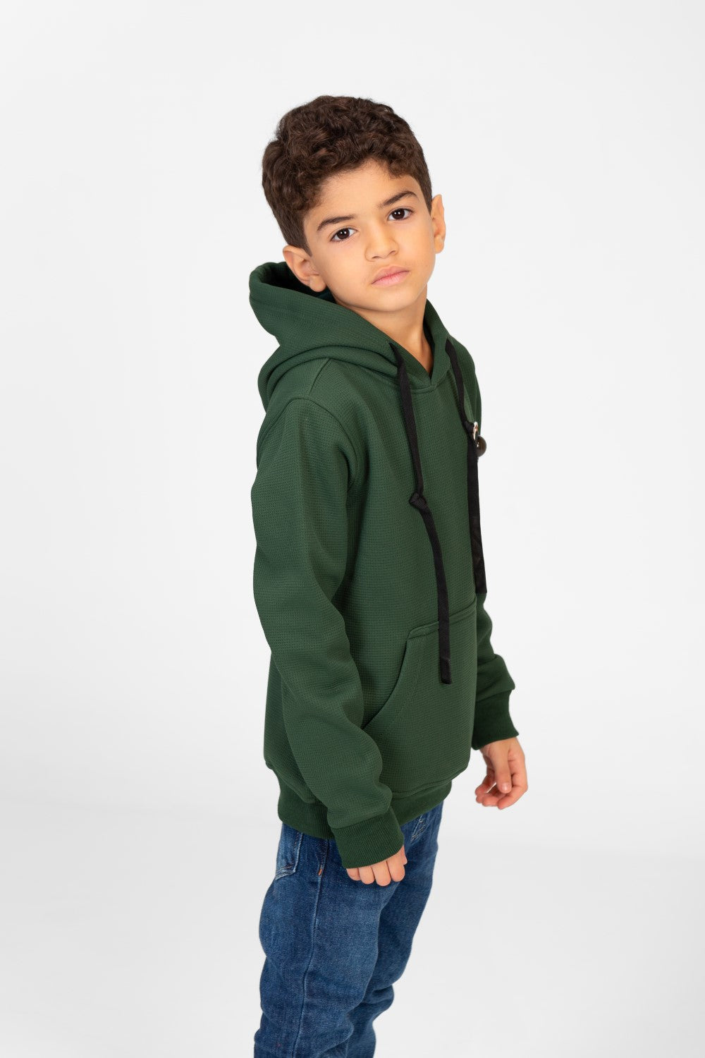 سويت شيرت بغطاء رأس للأولاد مع طباعة أمامية وجيب كنغر