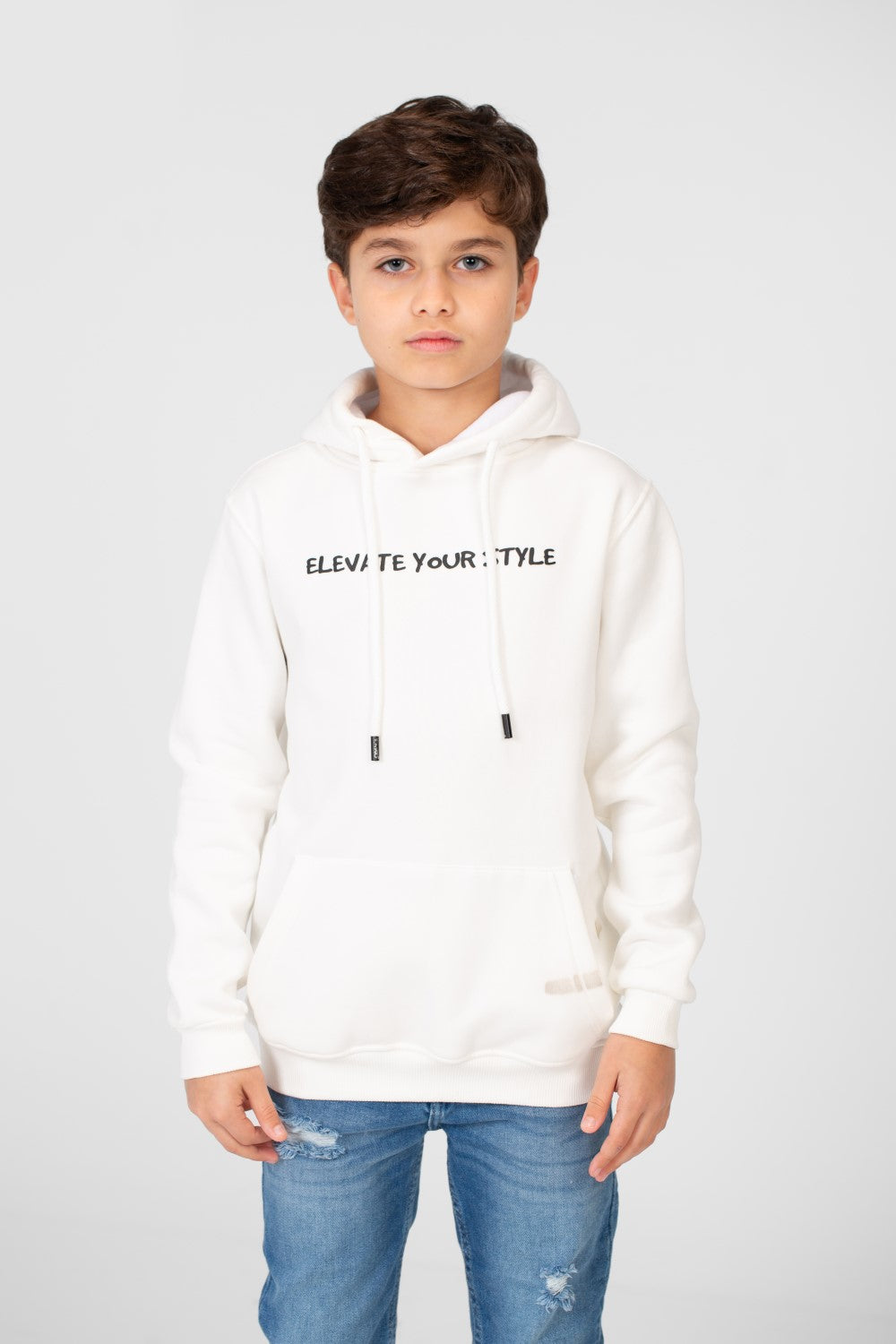 سويت شيرت بغطاء رأس للأولاد مع طباعة "ارتقِ بأسلوبك"