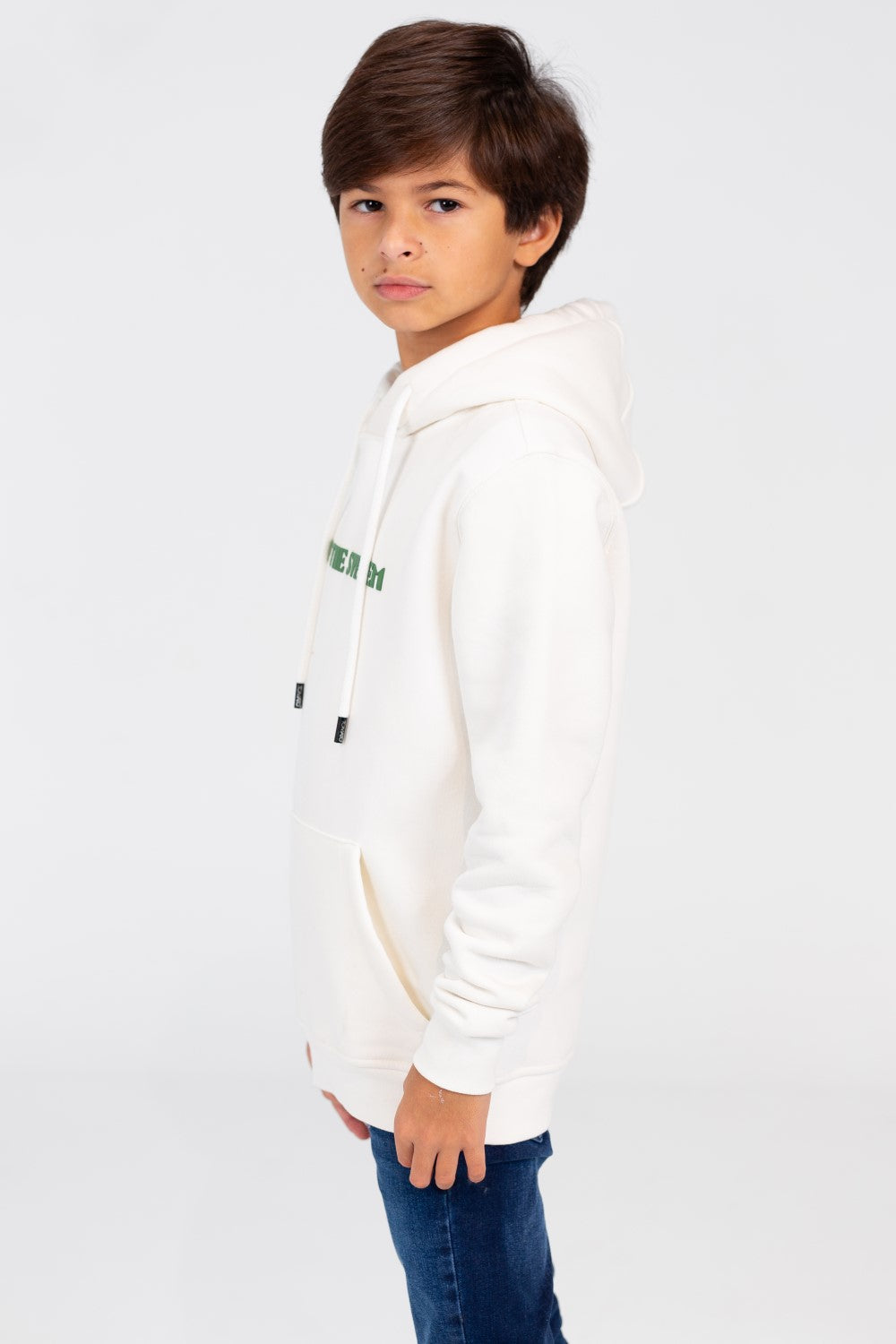 سويت شيرت للأولاد بغطاء رأس مع طباعة نصية على المقدمة