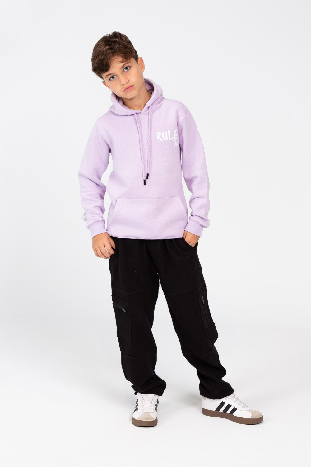 سويت شيرت بغطاء رأس للأولاد مع جيب كنغر وطبعة