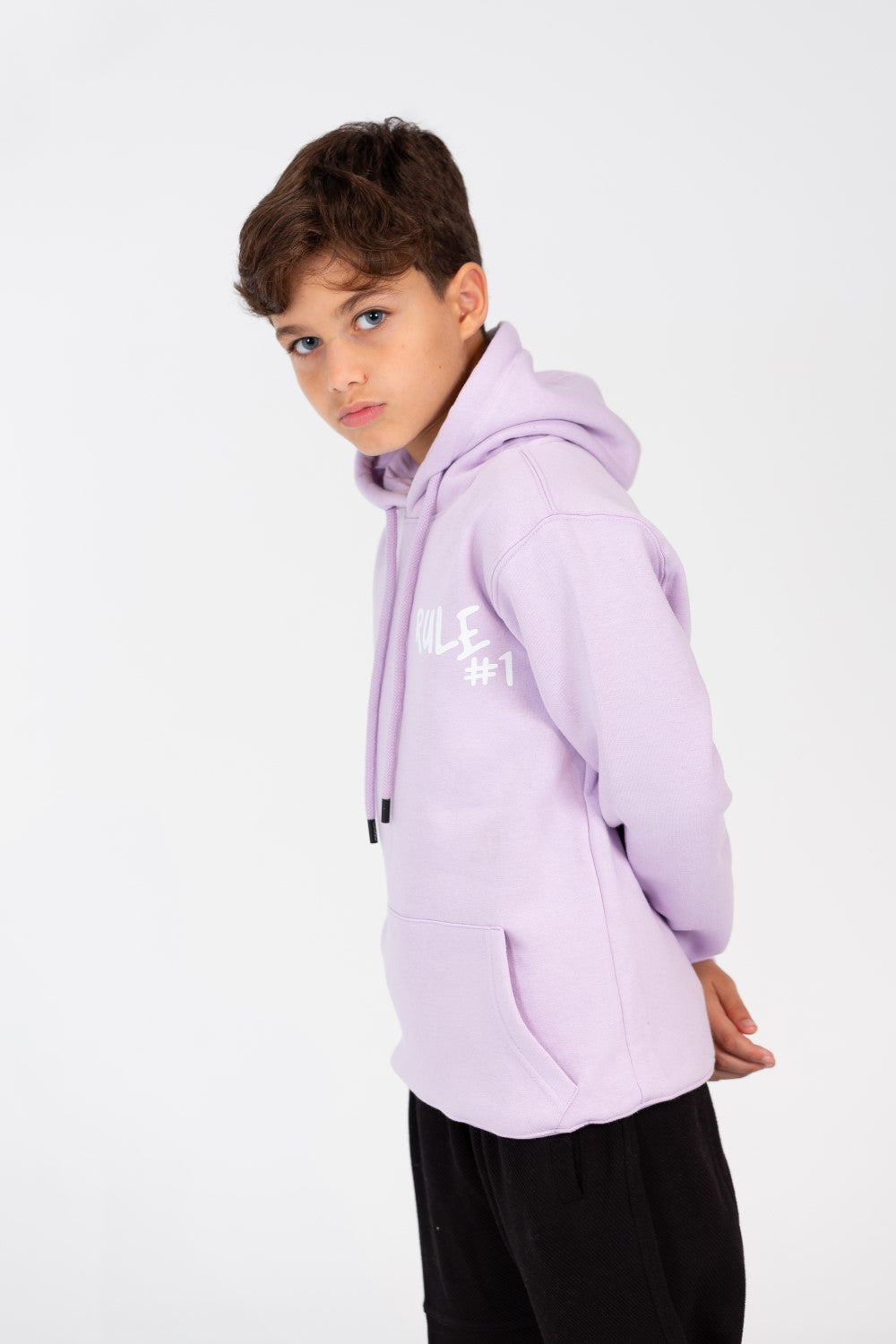 سويت شيرت بغطاء رأس للأولاد مع جيب كنغر وطبعة