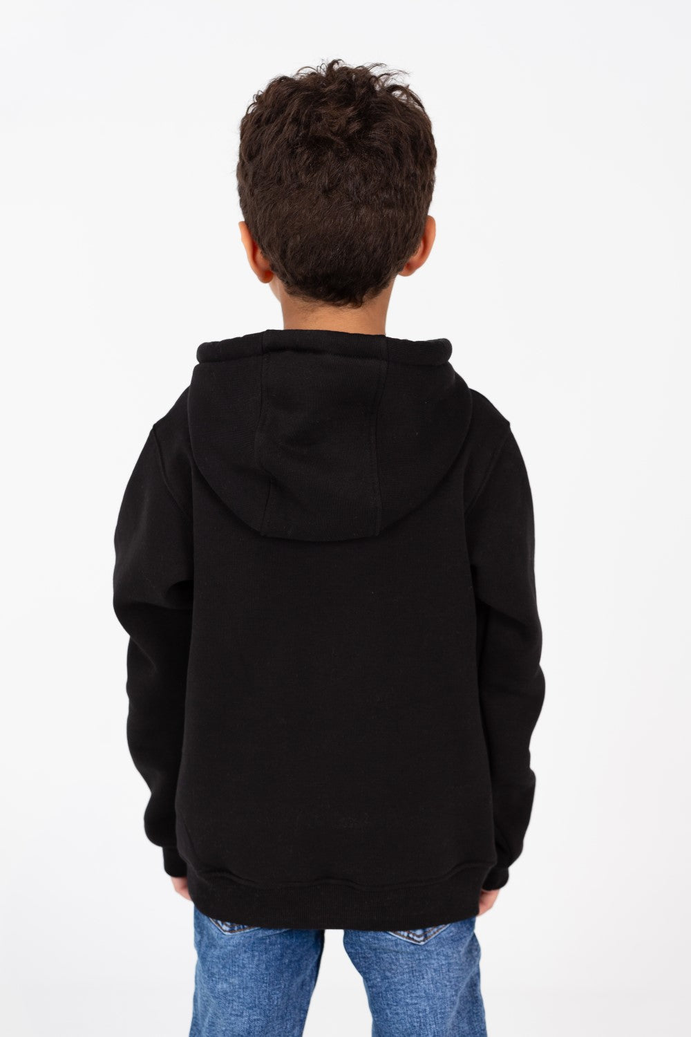 سويت شيرت بغطاء للرأس وأكمام طويلة للأولاد مع طباعة نصية على الجهة الأمامية