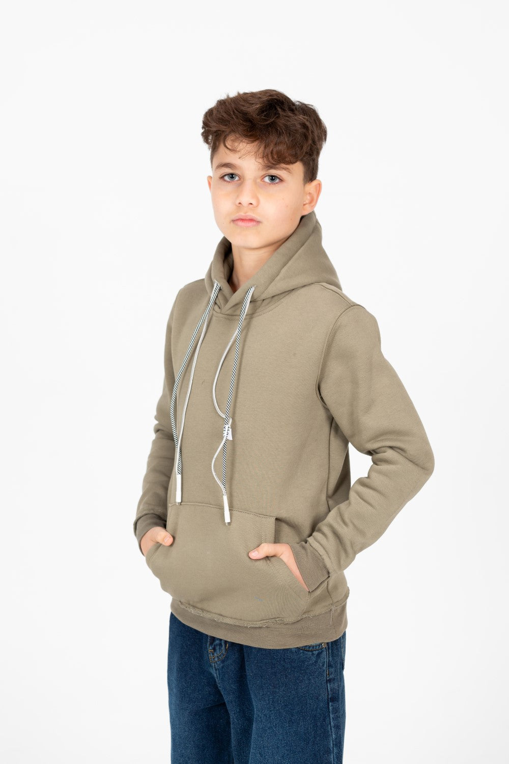 هودي أساسي للأولاد مع جيب الكنغر وأكمام طويلة