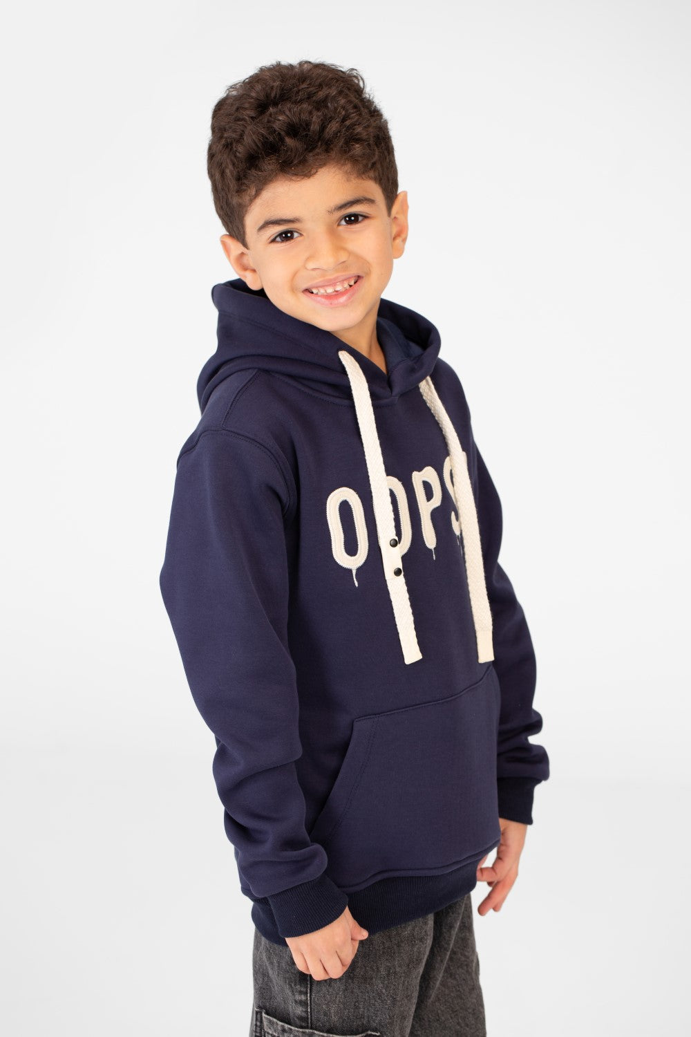 هودي للأولاد مع جيب الكنغر مصنوع من مادة مريحة وعملية