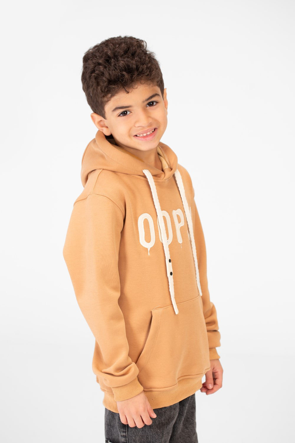 هودي للأولاد مع جيب الكنغر مصنوع من مادة مريحة وعملية