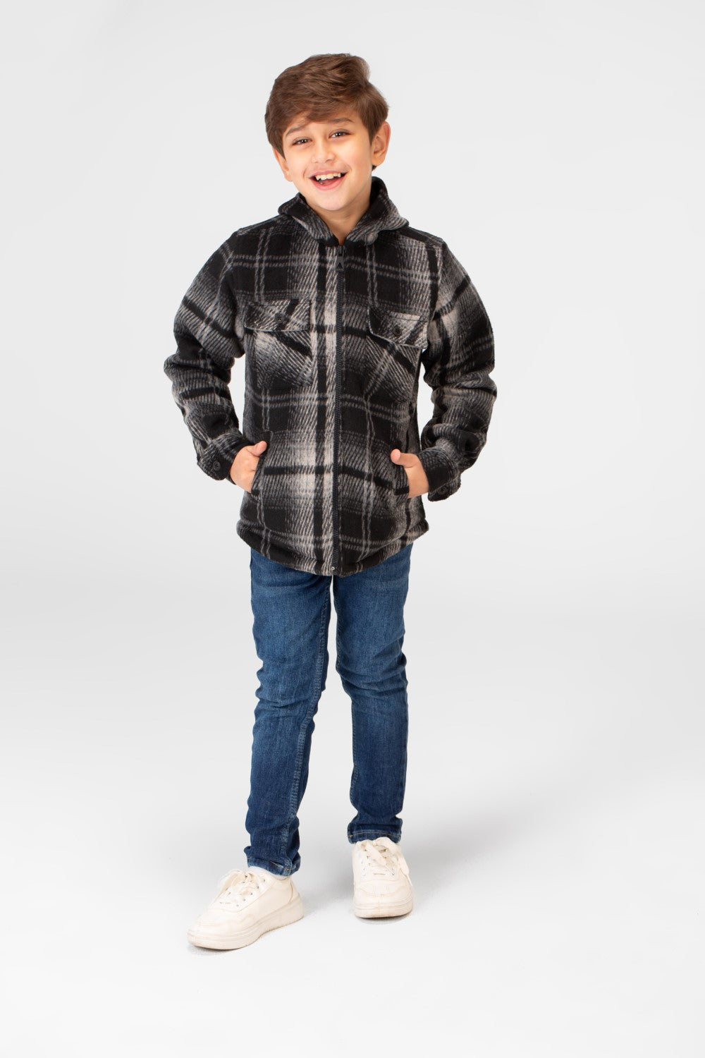 قميص صبياني بغطاء رأس ومربعات وسحاب كامل