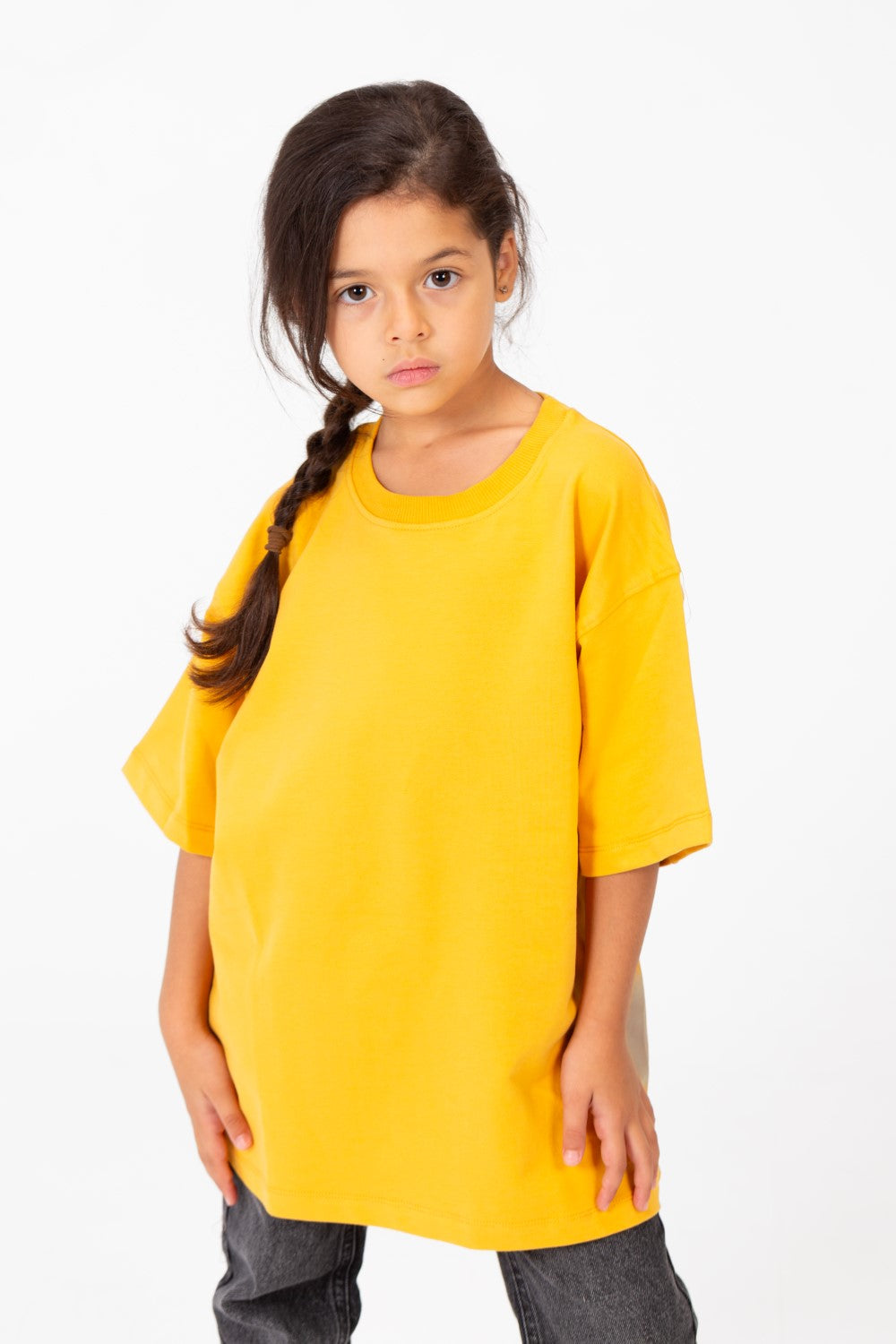 تي شيرت صيفي للبنات من ميلتون لايكرا برقبة دائرية وأكمام قصيرة مع طباعة نصية في الخلف