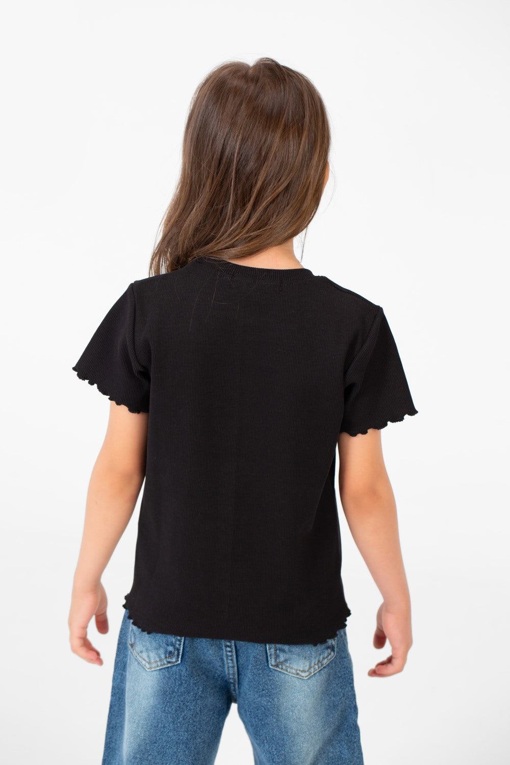 تي شيرت صيفي مريح للبنات بأكمام نصفية ورقبة دائرية وتصميم عصري