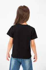 تي شيرت صيفي مريح للبنات بأكمام نصفية ورقبة دائرية وتصميم عصري