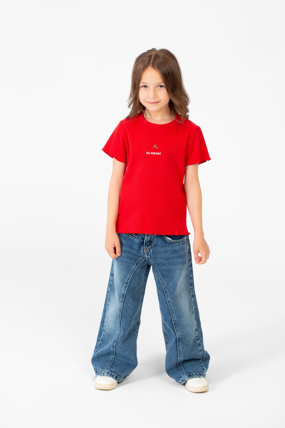 تي شيرت صيفي مريح للبنات بأكمام نصفية ورقبة دائرية وتصميم عصري